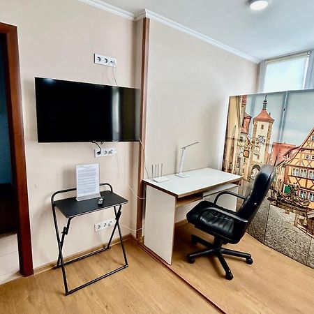 Super Comfort Flat For You Near The Metro. キエフ エクステリア 写真