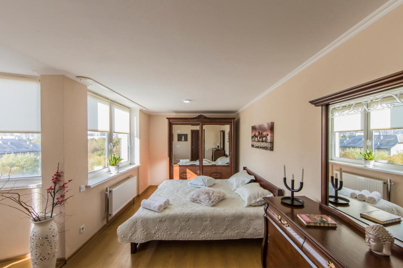 Super Comfort Flat For You Near The Metro. キエフ エクステリア 写真
