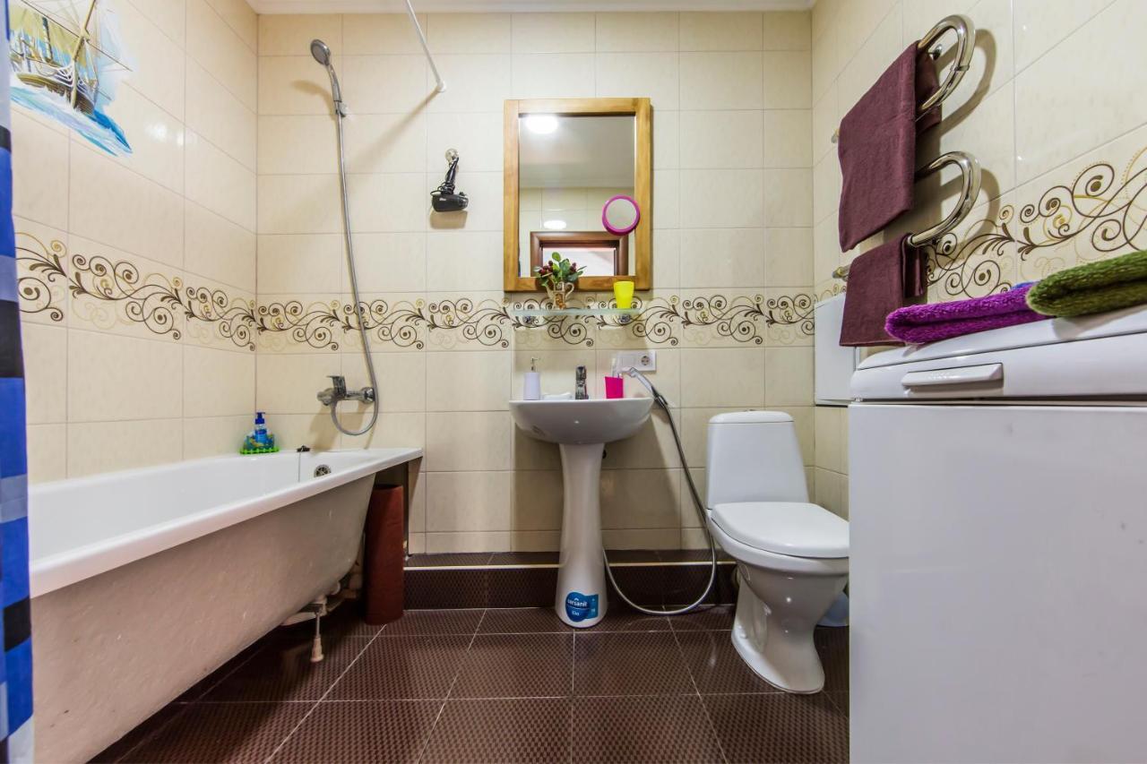Super Comfort Flat For You Near The Metro. キエフ エクステリア 写真